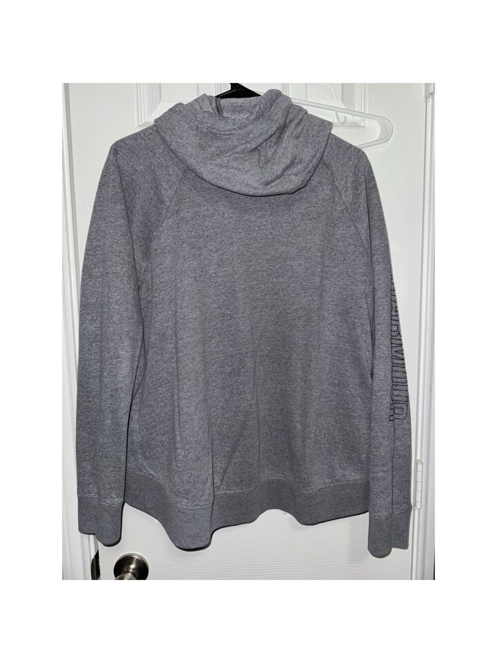 Under Armour Women’s Gray Hoodie Large Athletic Pullover Logo Sweatshirt - Picture 7 of 7